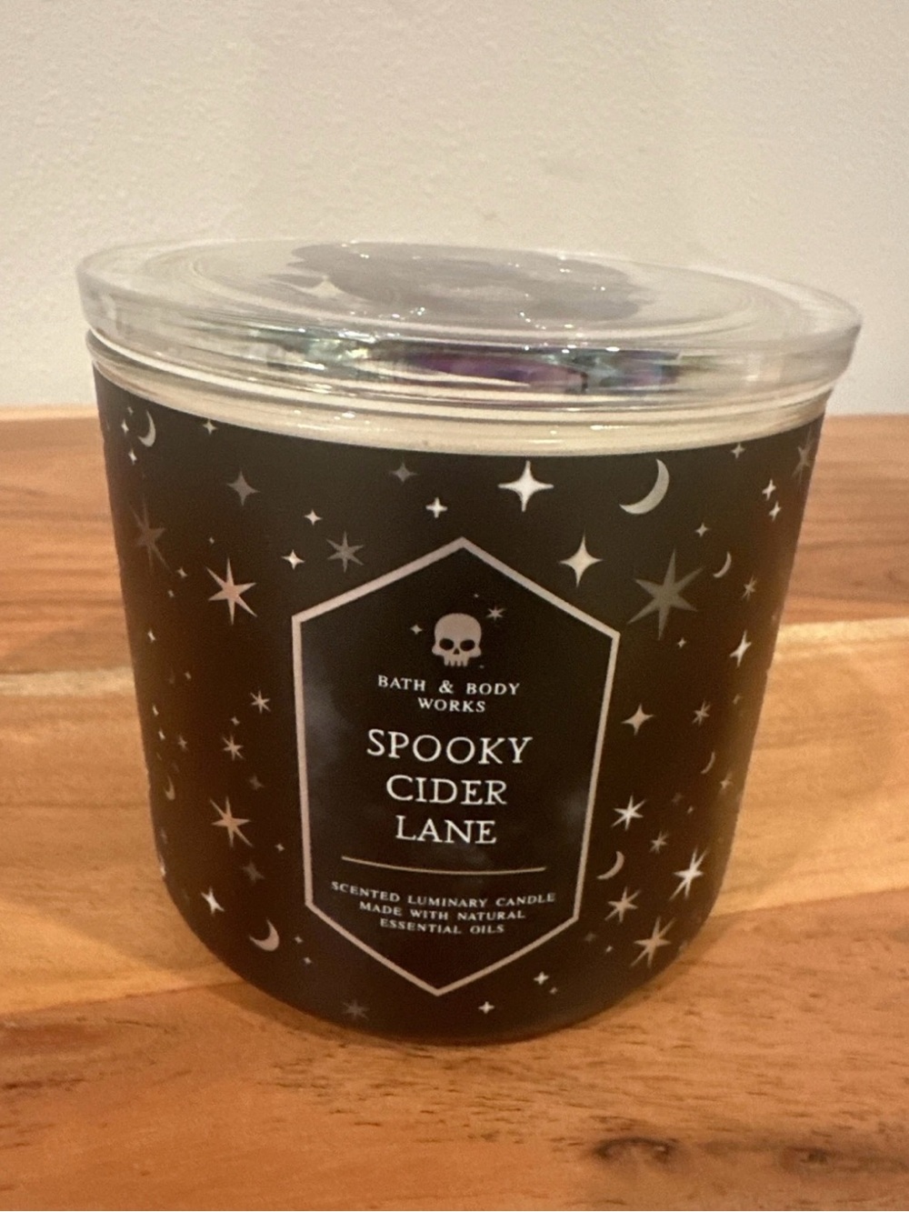 Bath & Body Works: 14.5 Oz 3-Wick Candle: Halloween Spooky Cider Lane Skull Lid - Picture 2 of 5